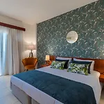 Cavo Zoe Seaside Hotel 4*