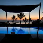 Cavo Zoe Seaside Ξενοδοχείο 4*
