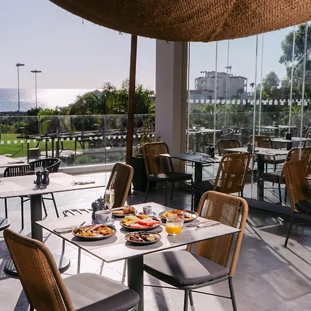 מלון Cavo Zoe Seaside 4*