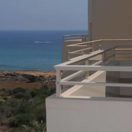 فندق فندق آيريس بيتش بروتاراس