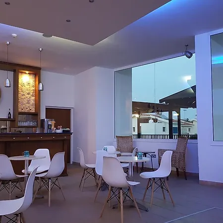 فندق فندق آيريس بيتش 3*