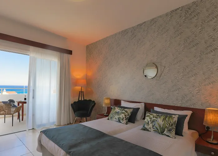 Cavo Zoe Seaside Hotel