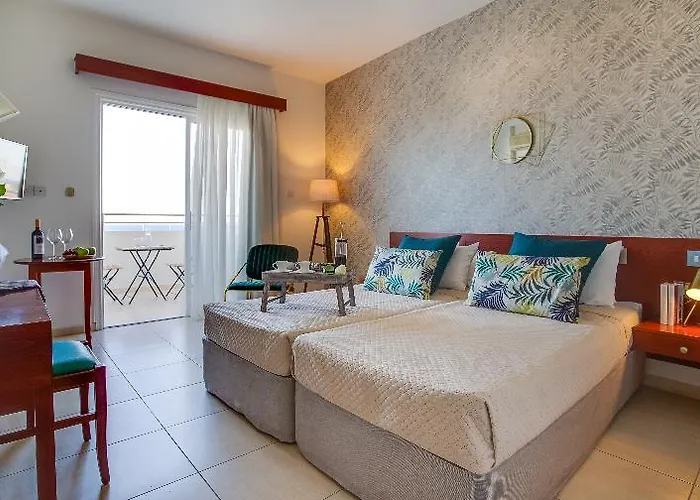 Cavo Zoe Seaside Hotel 3*