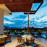Cavo Zoe Seaside فندق 4*